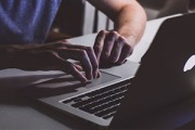 支付巨头争霸：稳定币颠覆传统金融？